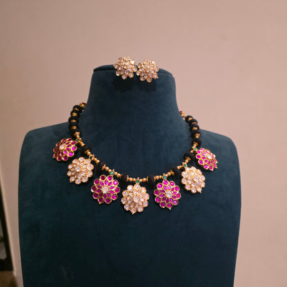 Kusumavati-jadau black thread neckset
