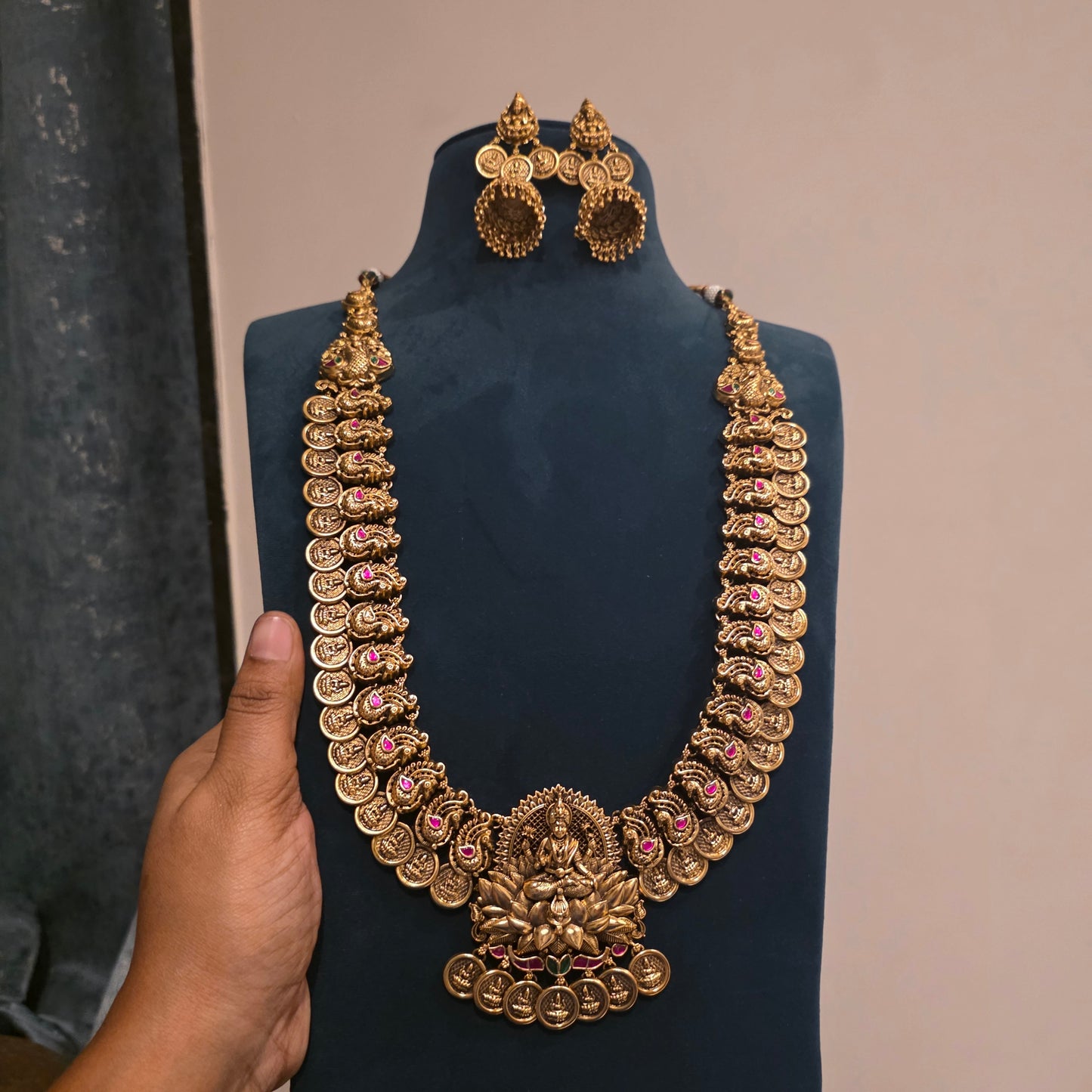 Jayapradha- nakshi kasu haram set with jadau detailing