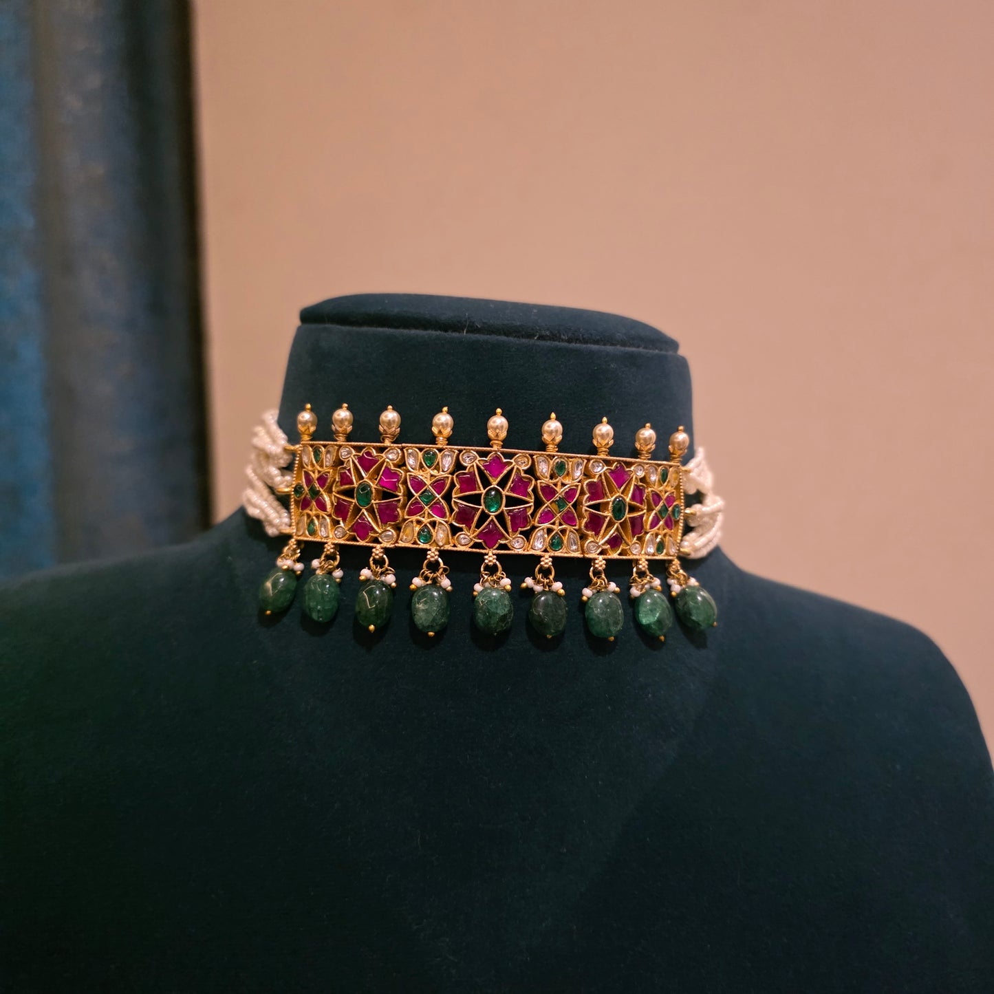 Kalavathi- pearl amd jadau choker
