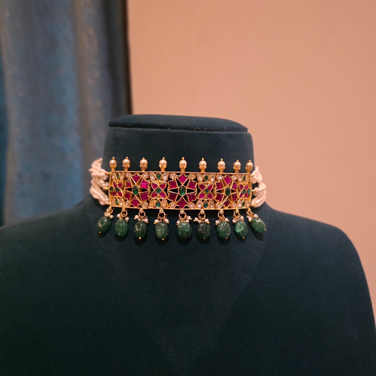 Kalavathi- pearl amd jadau choker