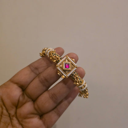 Preethi- oval shaped heritage openable kada bangles