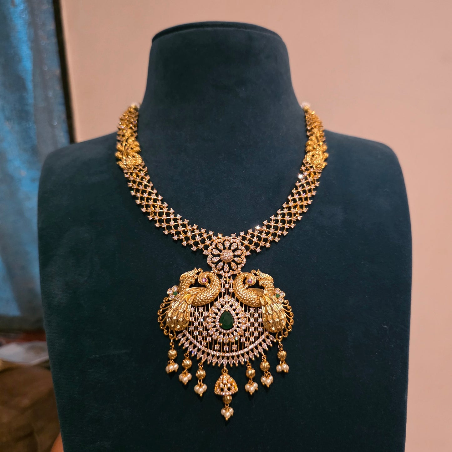 Navika- ad neckset with peacock motifs