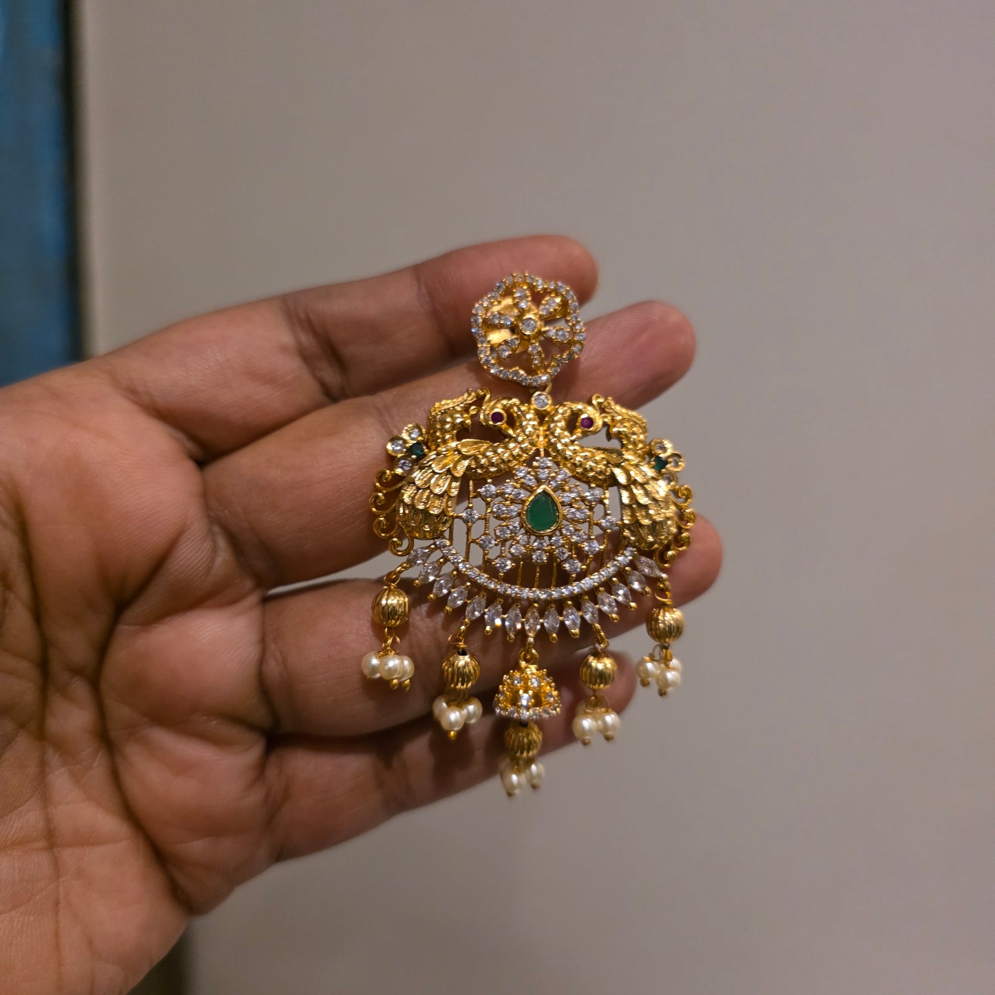 Navika- ad neckset with peacock motifs
