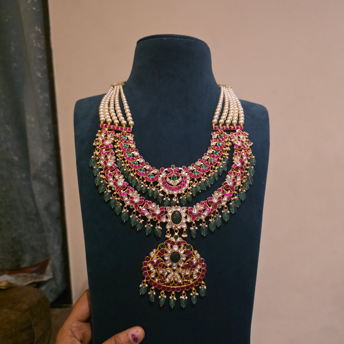 Vadhu- pearl and jadau grand layered haram