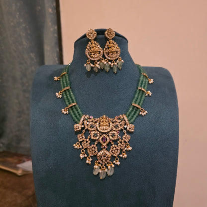 Green crstal victorian neckset