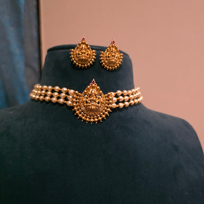 Lakshmi antiqur pearl choker