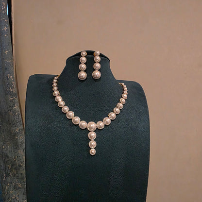 Mutyam- pearl and neckset