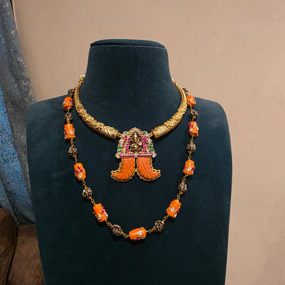 Kanakambaram- hasli with coral mala