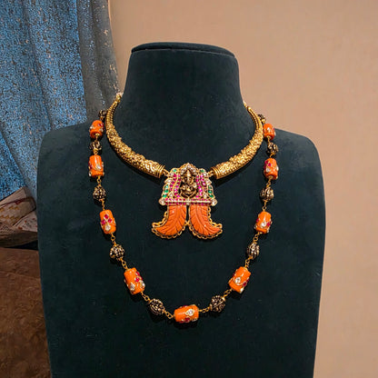 Kanakambaram- hasli with coral mala