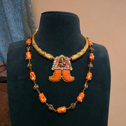 Kanakambaram- hasli with coral mala