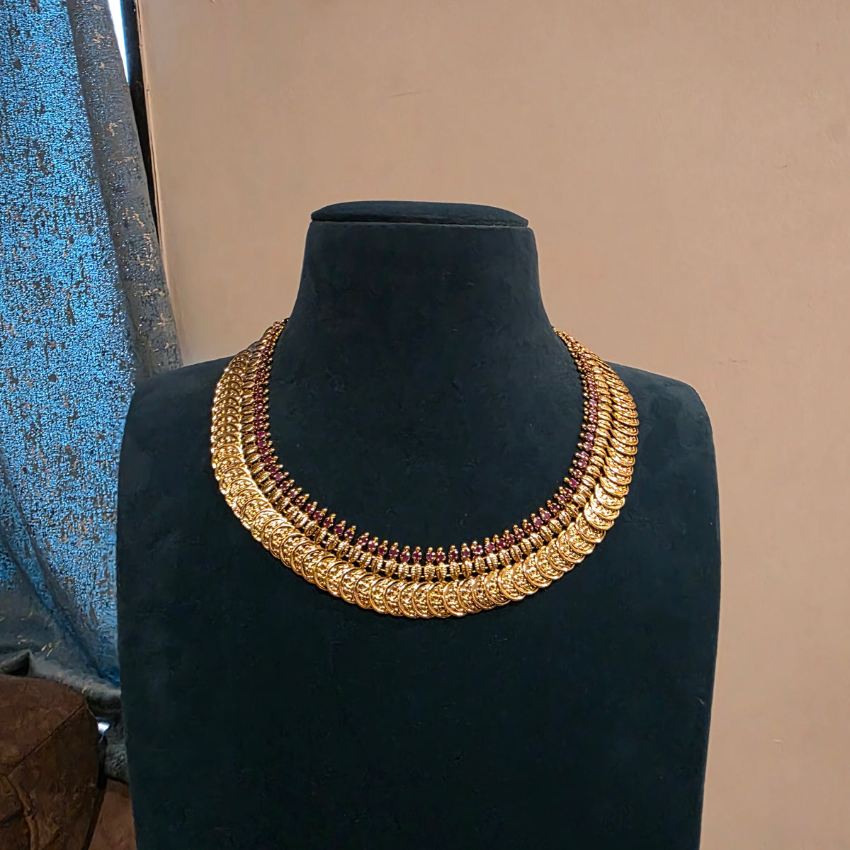 Lavanya- laxmi kasu mala short with earrings