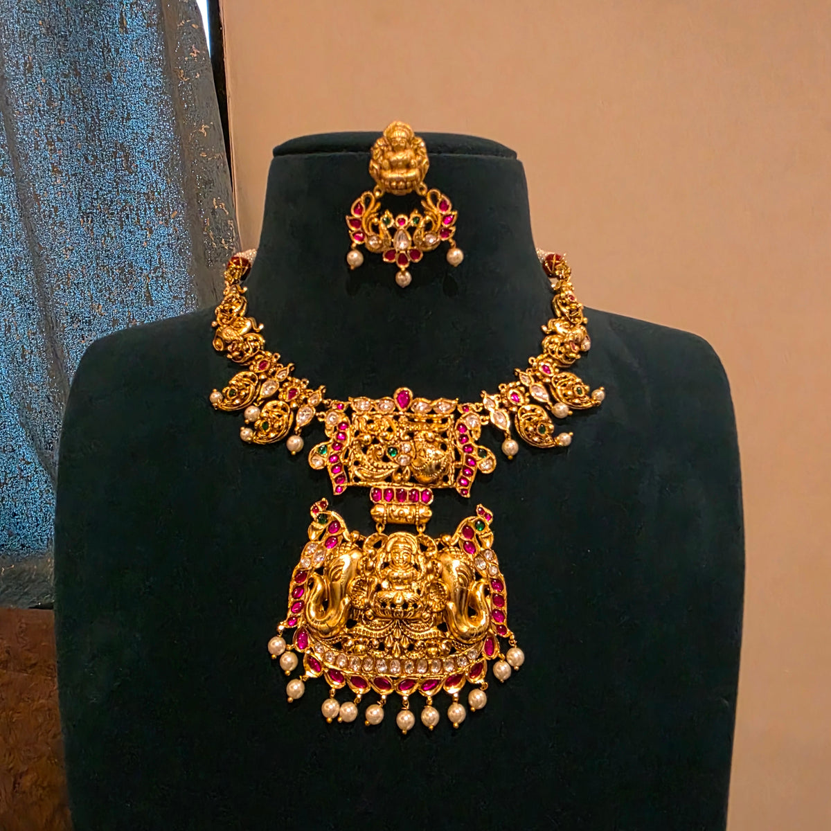 Nirmala- jadau kundan and moissanite neckset