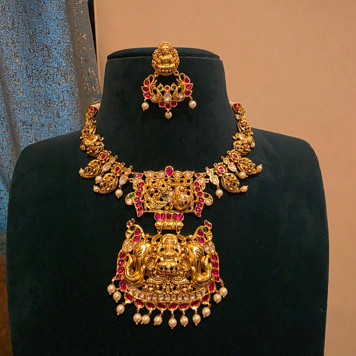 Nirmala- jadau kundan and moissanite neckset
