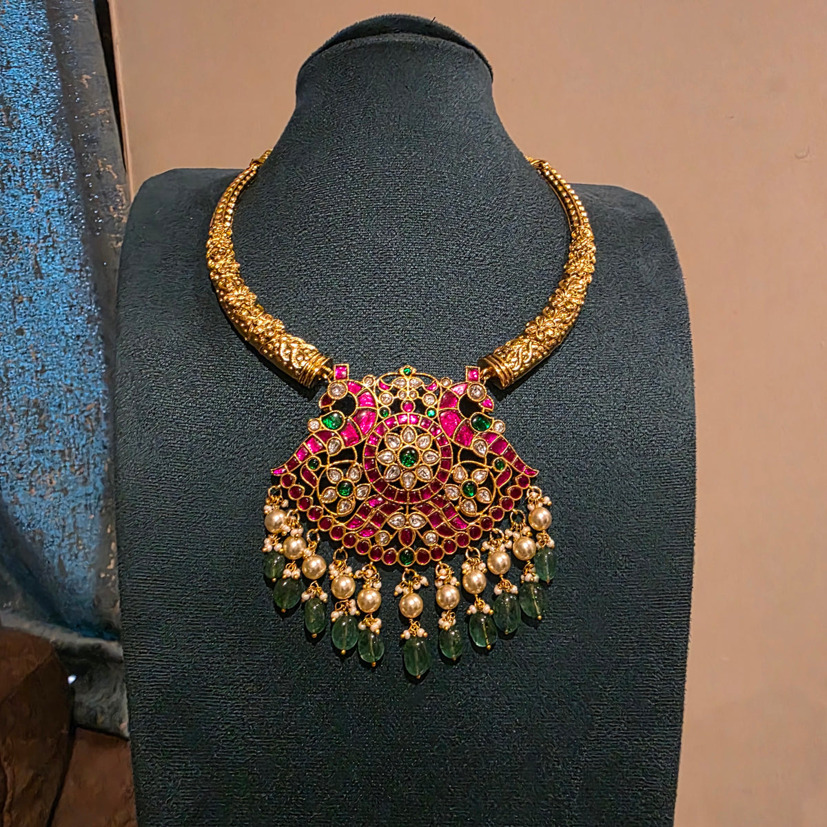 Mahabisha- jadau kundan hasli