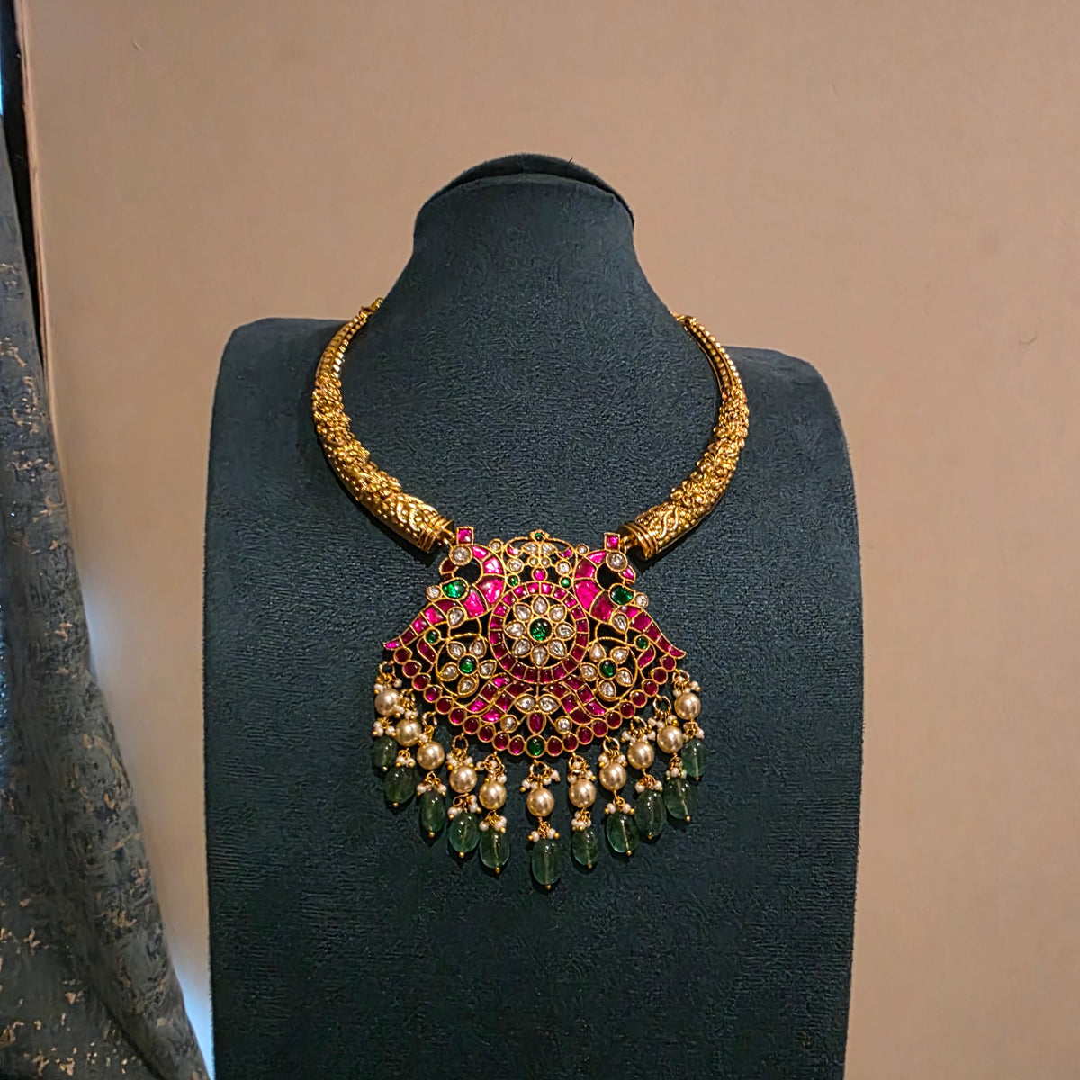 Mahabisha- jadau kundan hasli