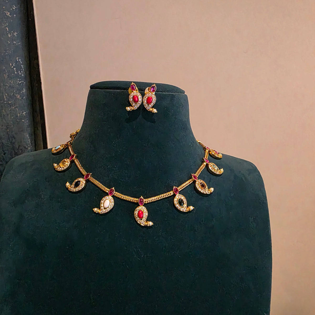 Kamakshi - hasli with navaratan mango neckset