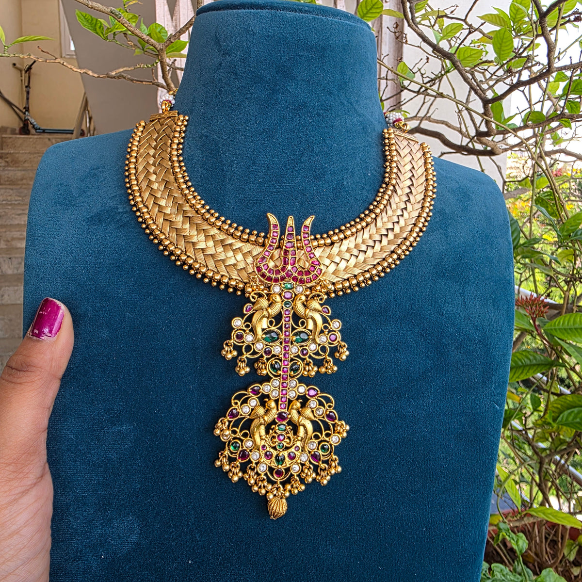 Trishul- hasli with removable kemp pendant
