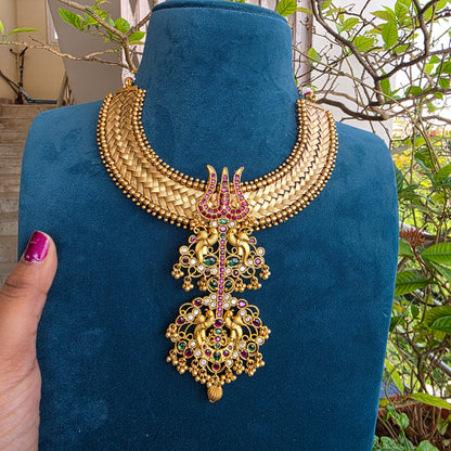 Trishul- hasli with removable kemp pendant