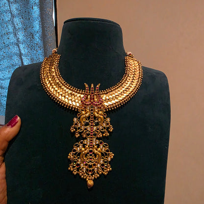 Trishul- hasli with removable kemp pendant
