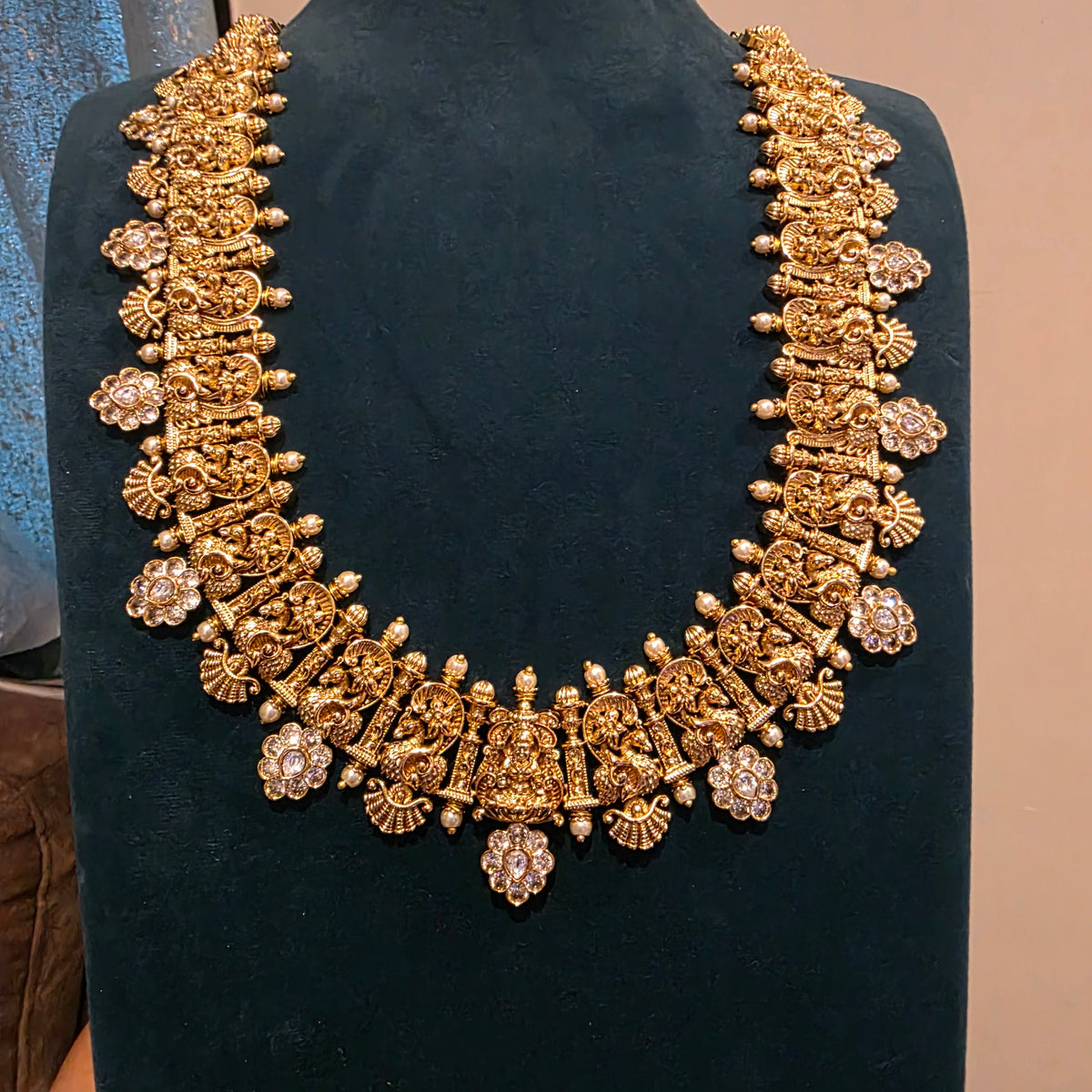 Vairavi- antique long haram