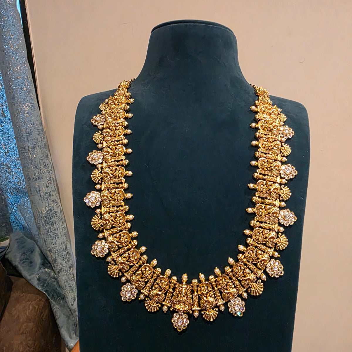 Vairavi- antique long haram