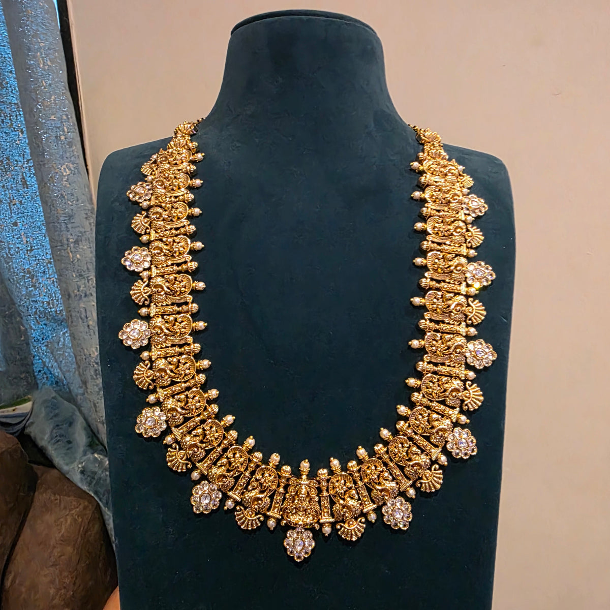 Vairavi- antique long haram