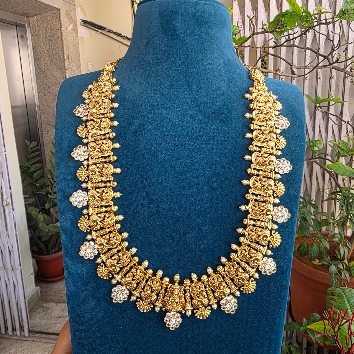 Vairavi- antique long haram