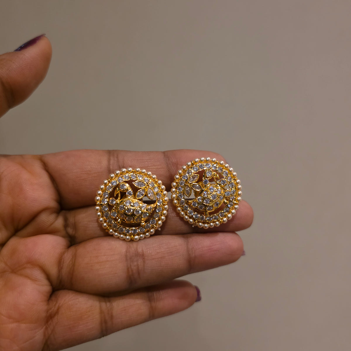 Morika- ad studs with pearl detailing