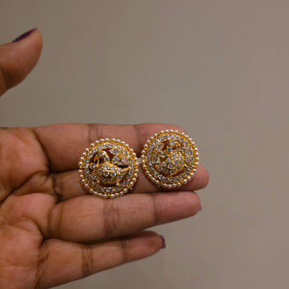 Morika- ad studs with pearl detailing