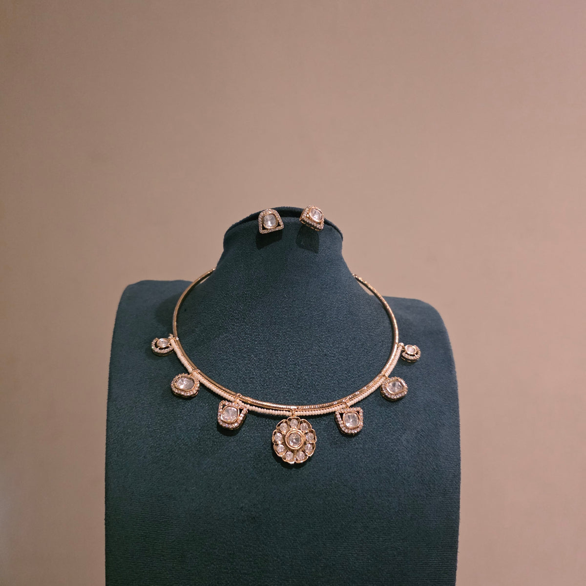 Kiara- polki drop hasli with pearl detailing