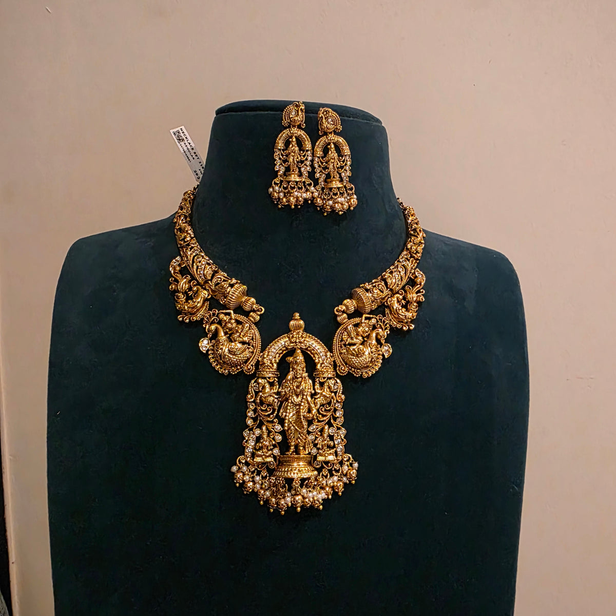 Meenakshi antique hasli