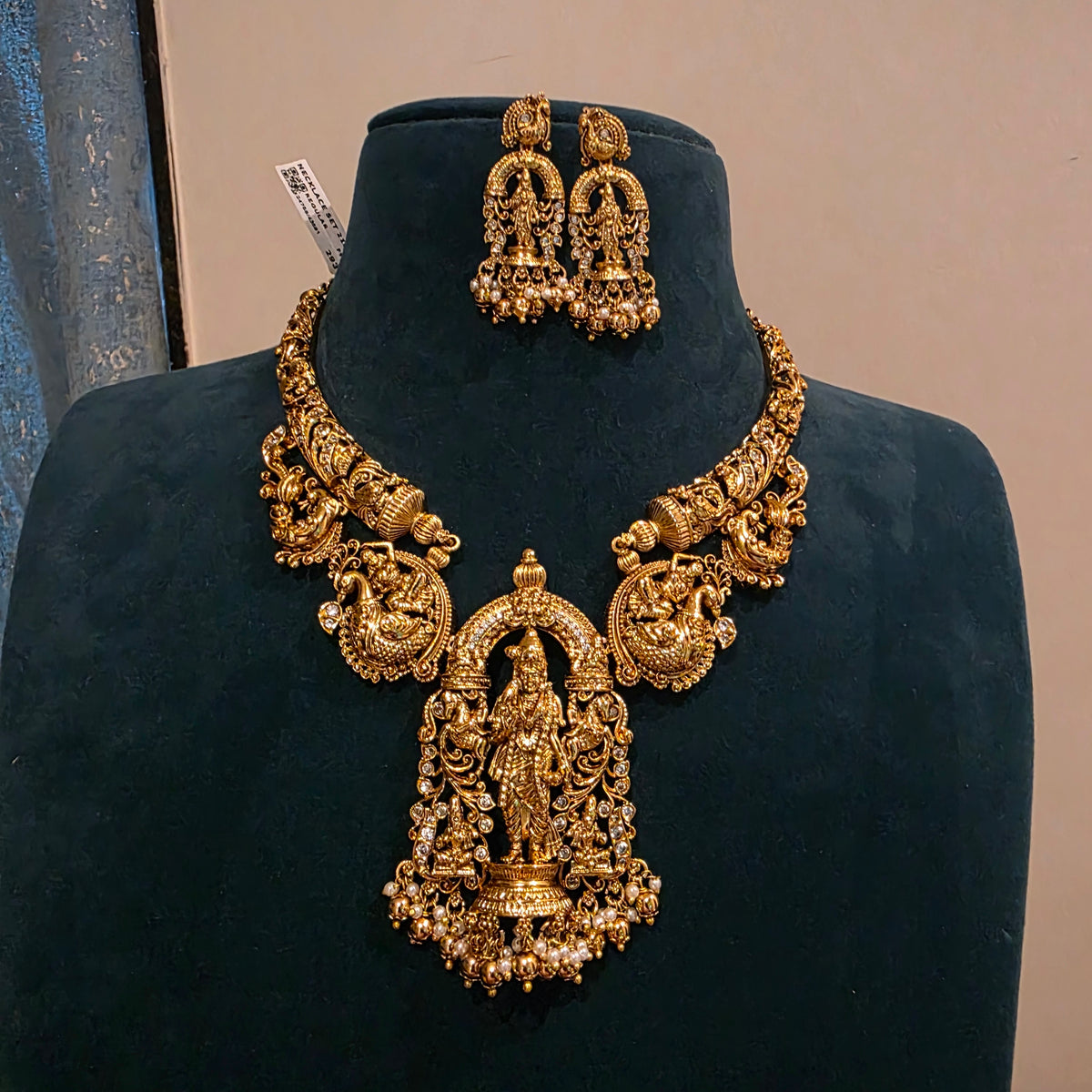 Meenakshi antique hasli