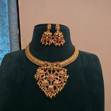 Bhuvana- jadau neckset