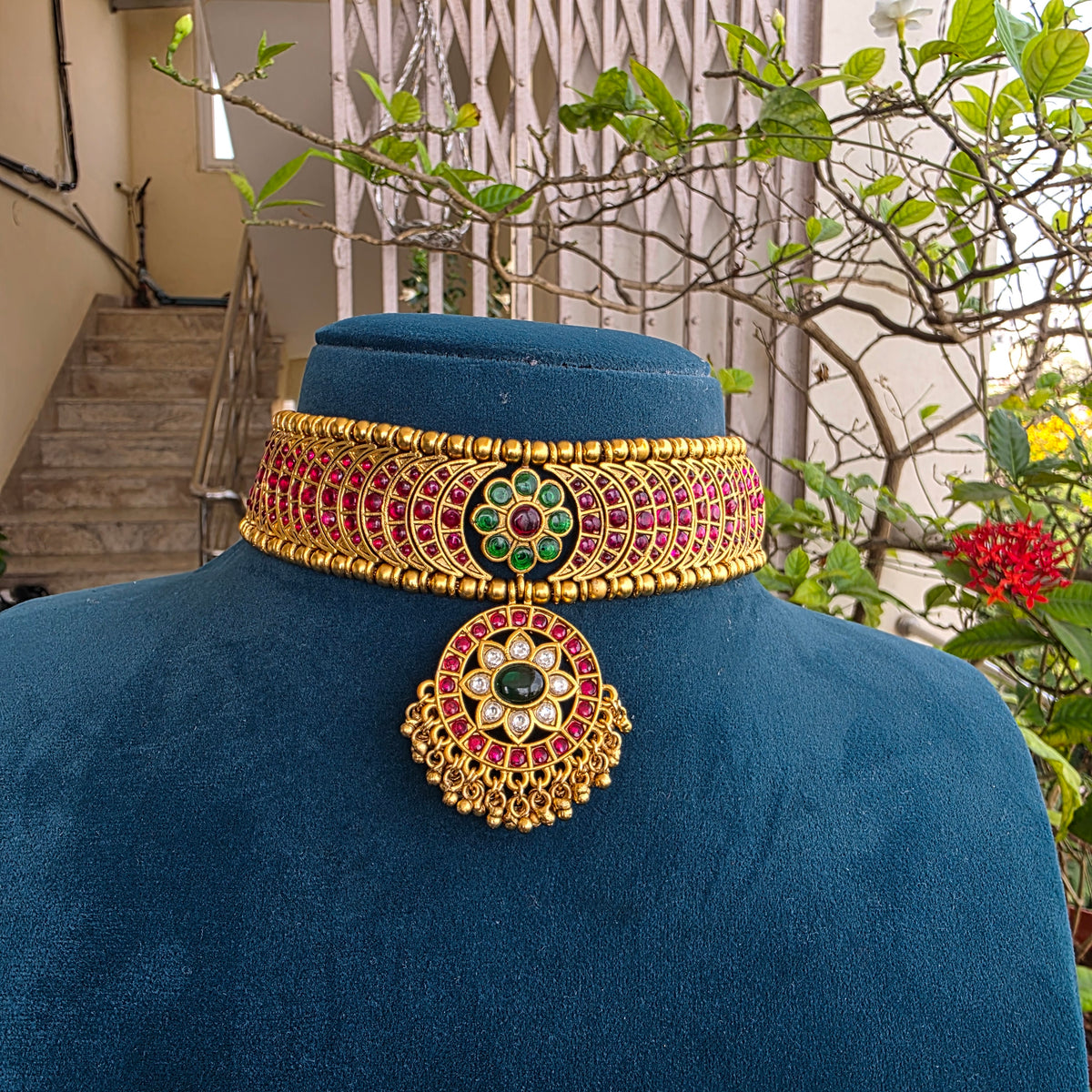 Kalpa- reversible kemp choker