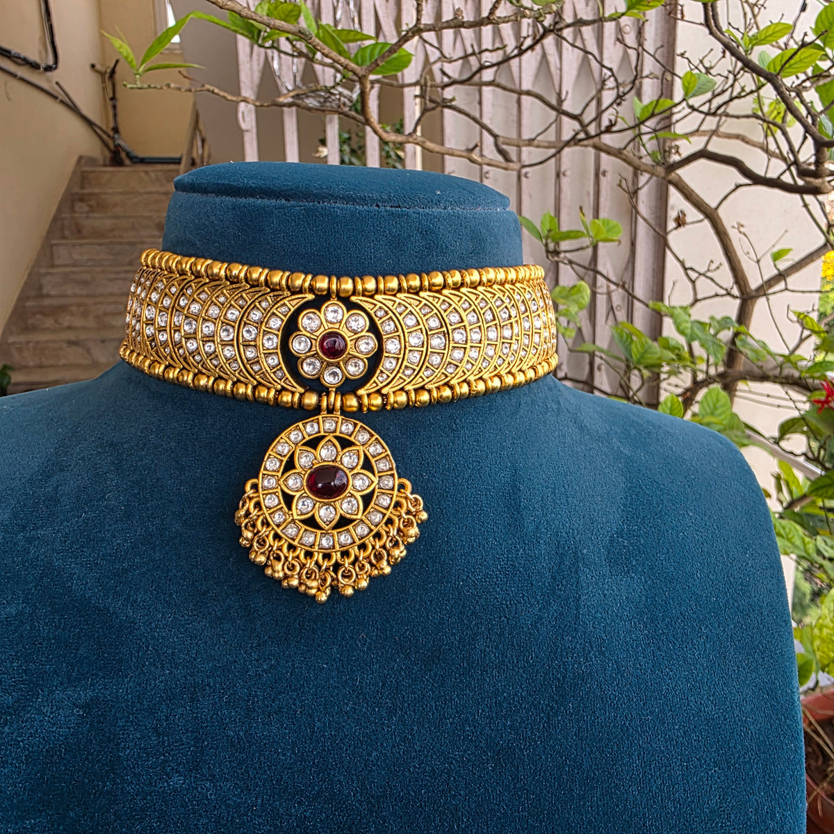 Kalpa- reversible kemp choker