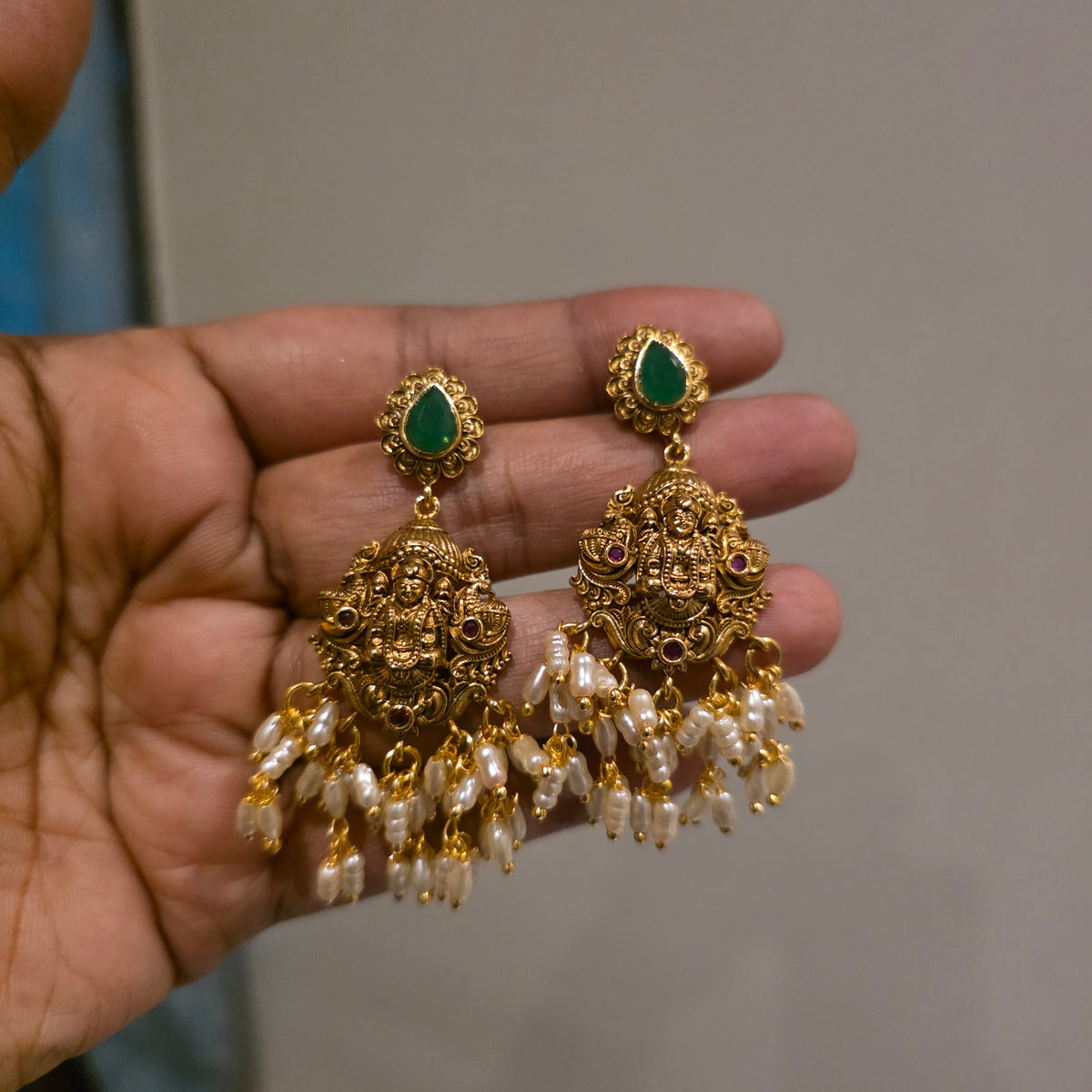 Hassini- antique gold jewellery with rice pearls