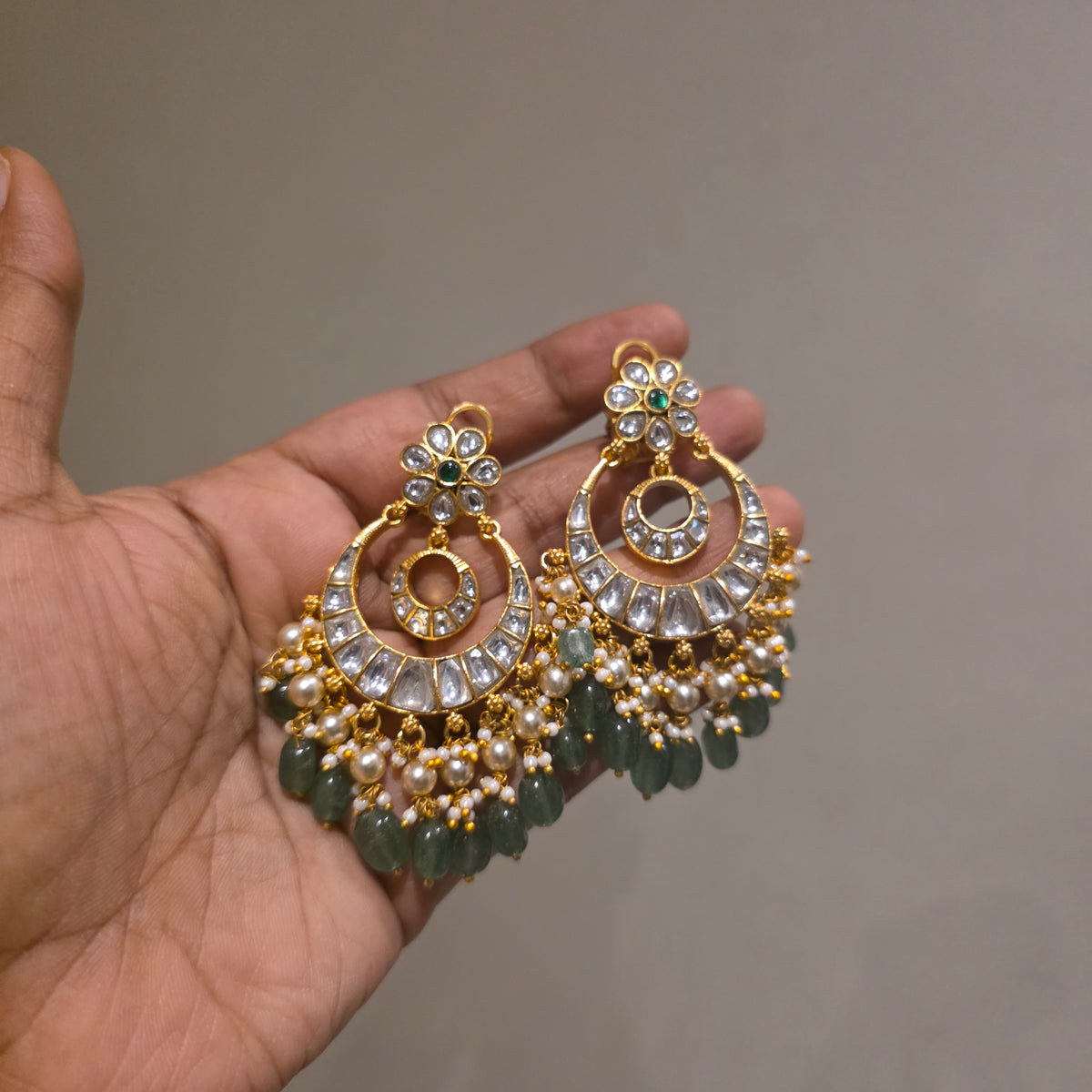 Chitra- jadau kundan chandbalis
