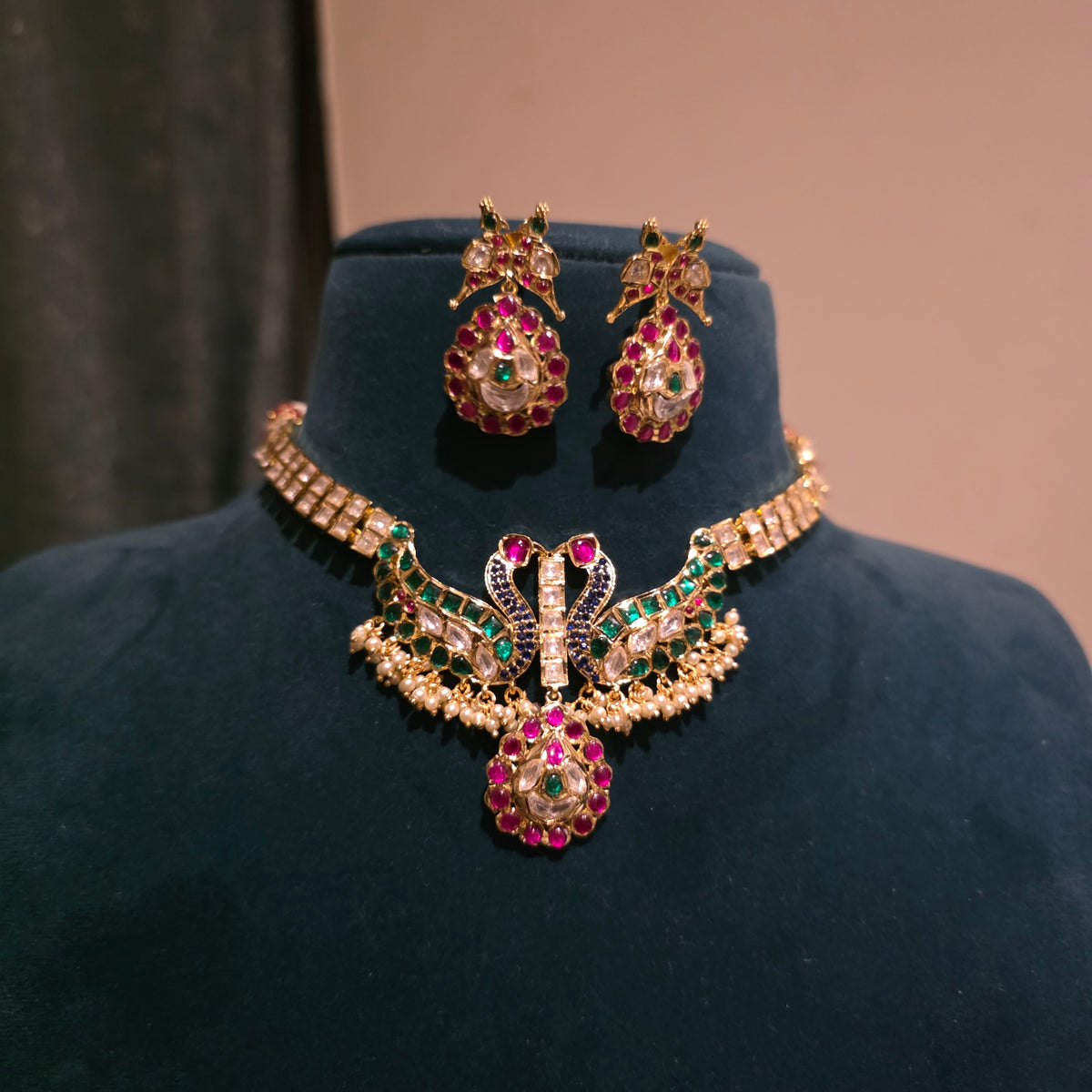 Mayuri- moissanite neckset