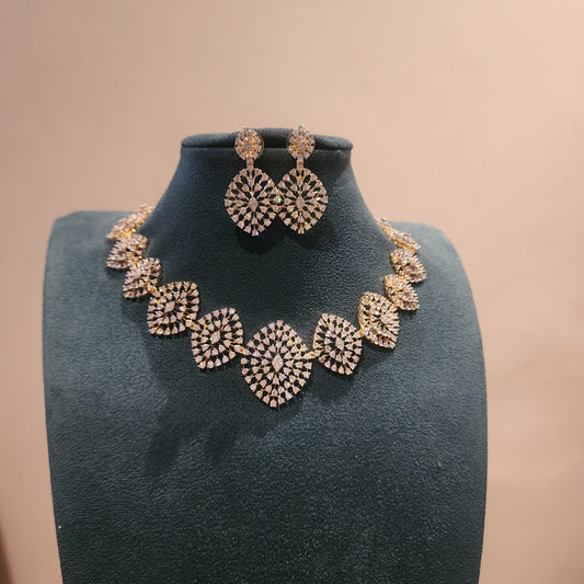 Diaomond finish neckset/choker with  drop shaped motifs